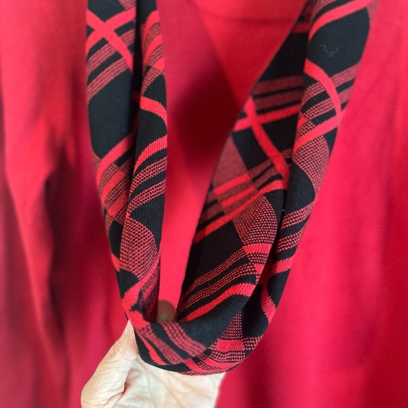 Kim Rogers Plaid Trimmed Sweater & Scarf Set Red Knit Long Sleeve Christmas Sz L - Picture 5 of 10